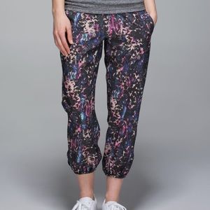 EUC lululemon Om Pant Floral Sport Multi Black - 8